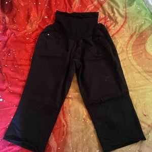 Like new motherhood maternity black chino capris